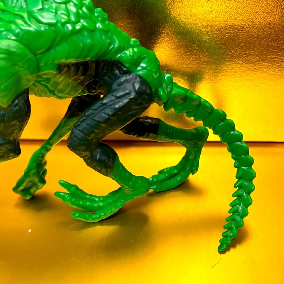 GREEN LANTERN MOVIE ISAMOT KOL COLLECTIBLE ACTION FIGURE MATTEL 4” - Picture 4 of 10